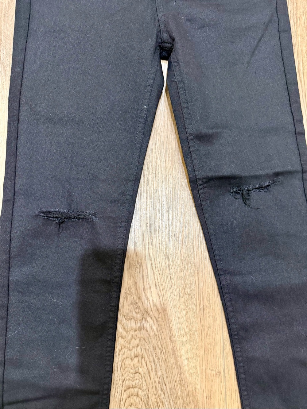 Risen Coated Twill Distressed knee Skinny Jeans NWT 27/5 - Picture 4 of 10